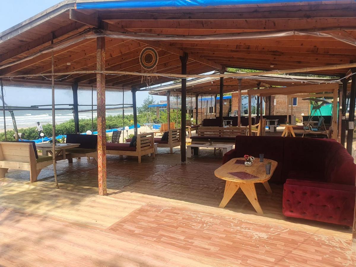 Love Temple Beach Resort Arambol Exterior foto