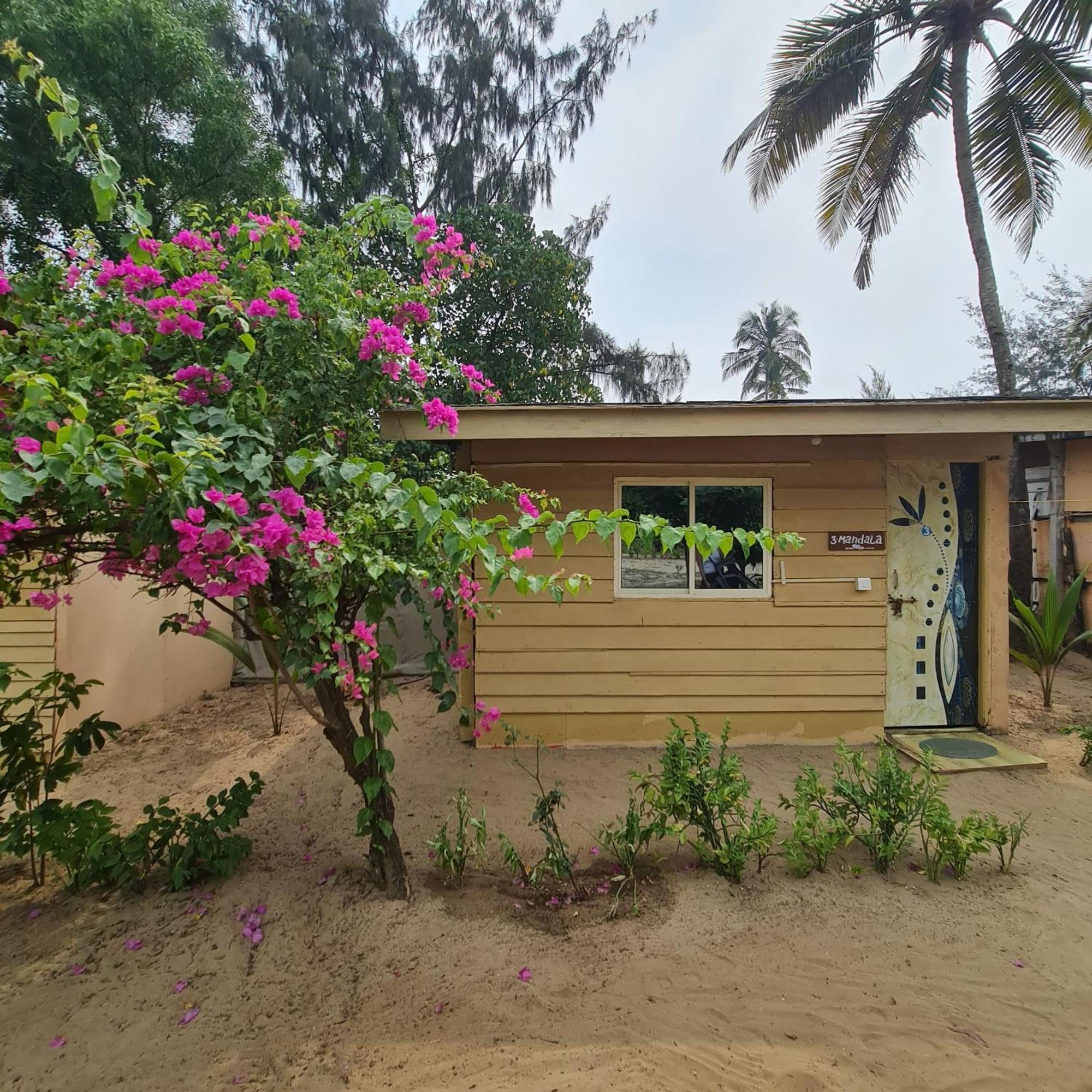 Love Temple Beach Resort Arambol Exterior foto